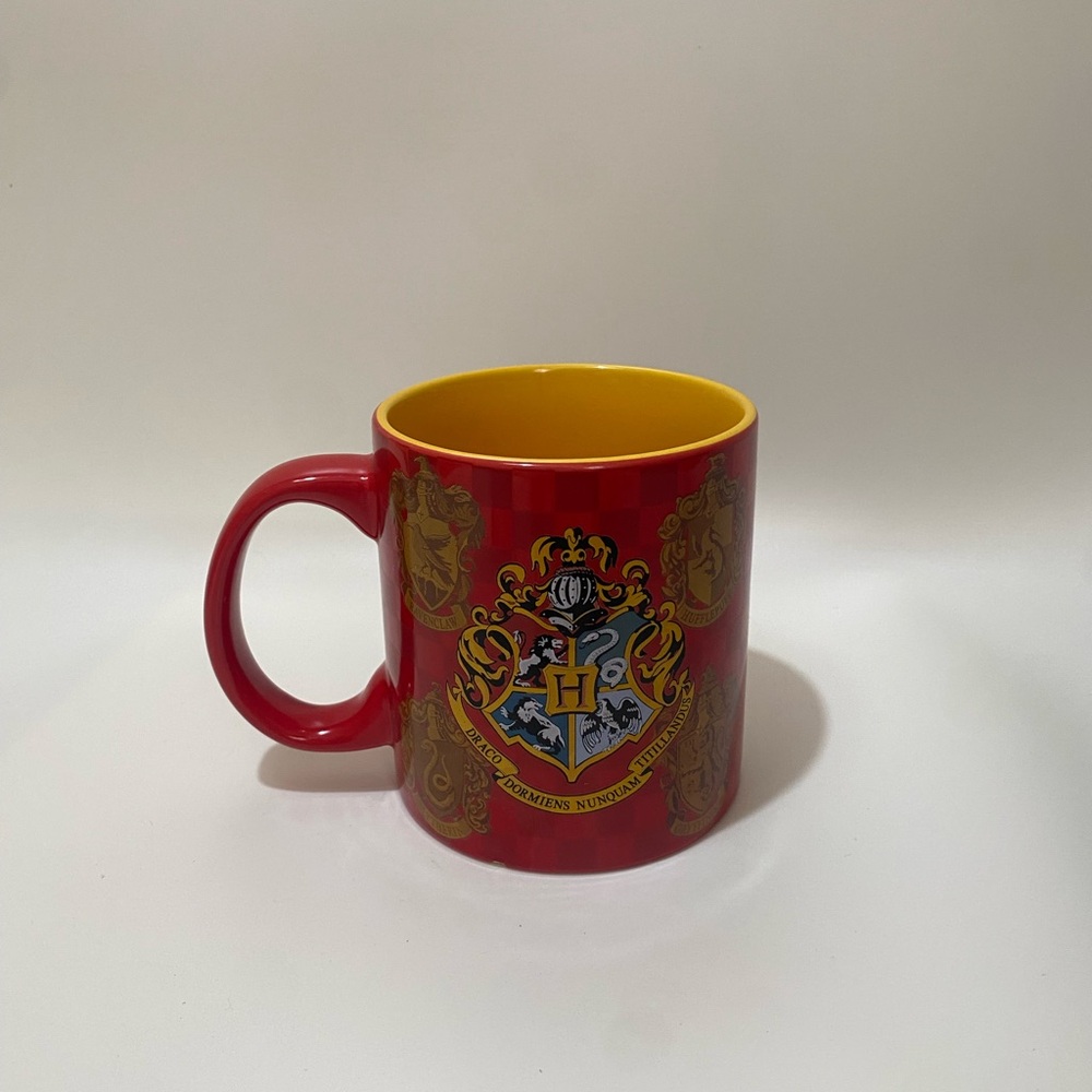 Harry Potter Red and Yellow Hogwarts Crest Mug